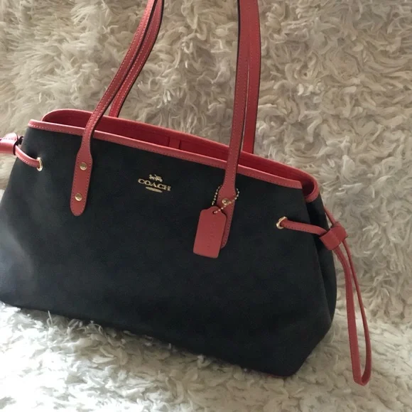 Coach Drawstring Carryall Signature Canvas Purse - Picture 15 of 16